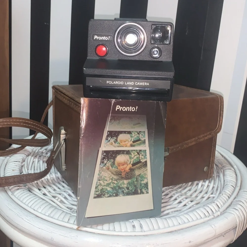 1976 Polaroid Pronto! Land Camera Instant Camera & Carry Case Retro Vintage Film
